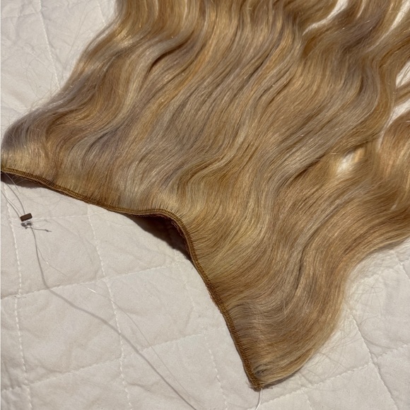 Halo Couture 18” Remy Hair Extentions - Picture 3 of 3